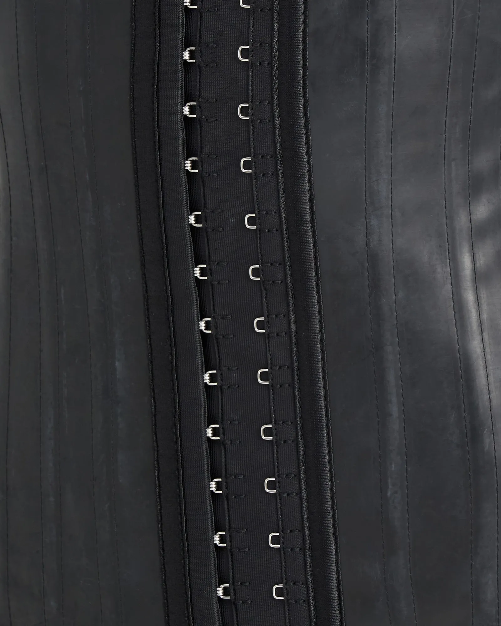 Core Trainer Supreme Underboob - Black