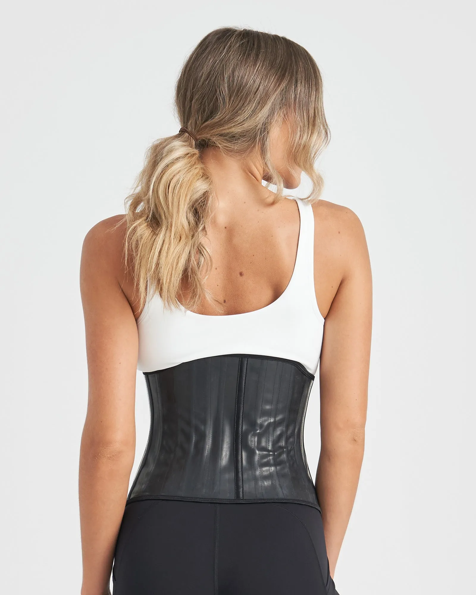 Core Trainer Supreme Underboob - Black