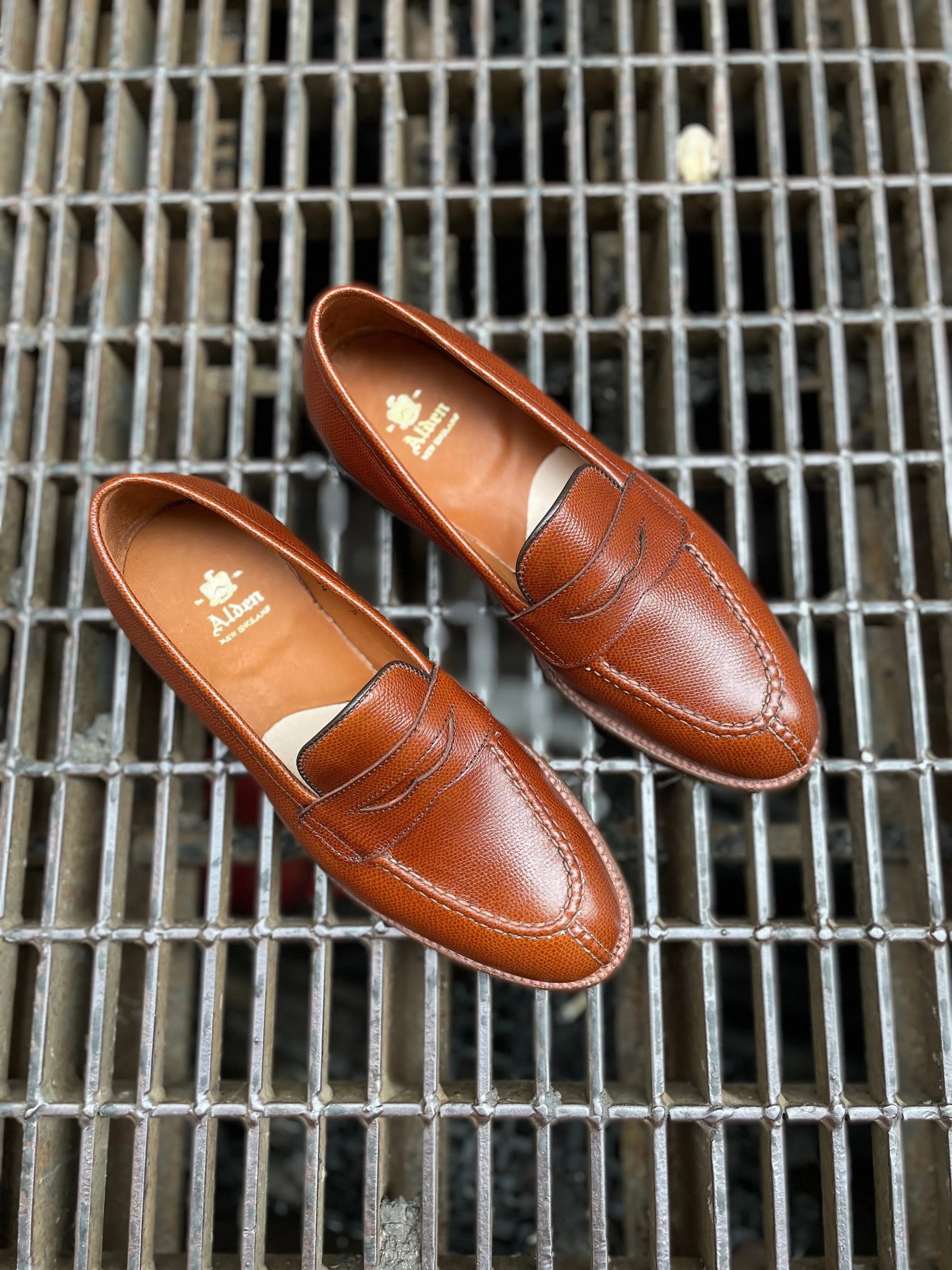 D1204 - Alpine Grain NST Loafer
