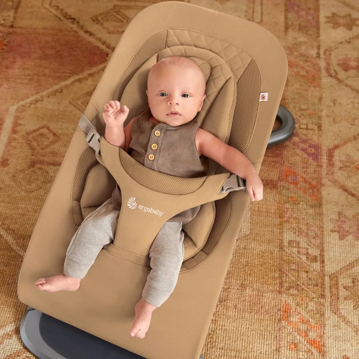 ErgoBaby Evolve Bouncer in Camel