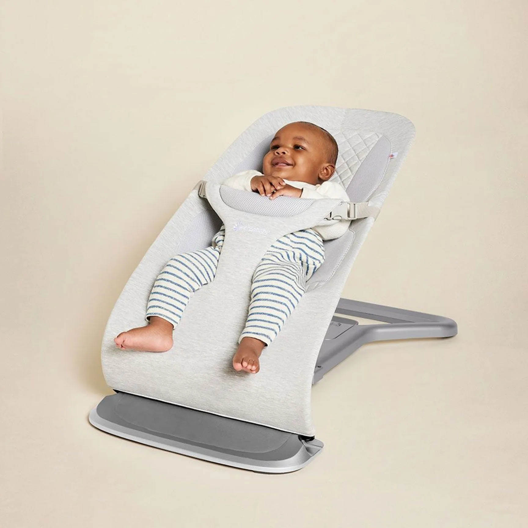 ErgoBaby Evolve Bouncer in Light Grey