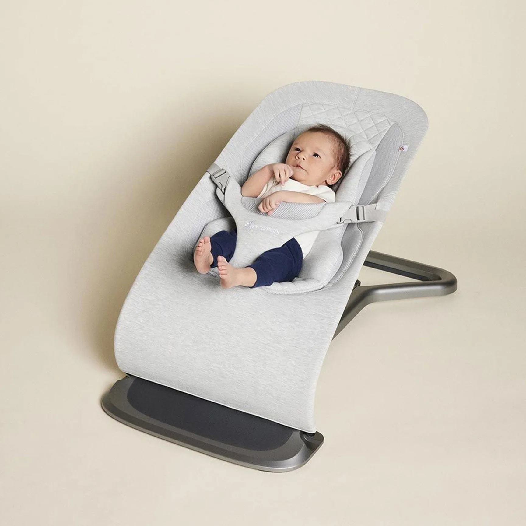 ErgoBaby Evolve Bouncer in Light Grey