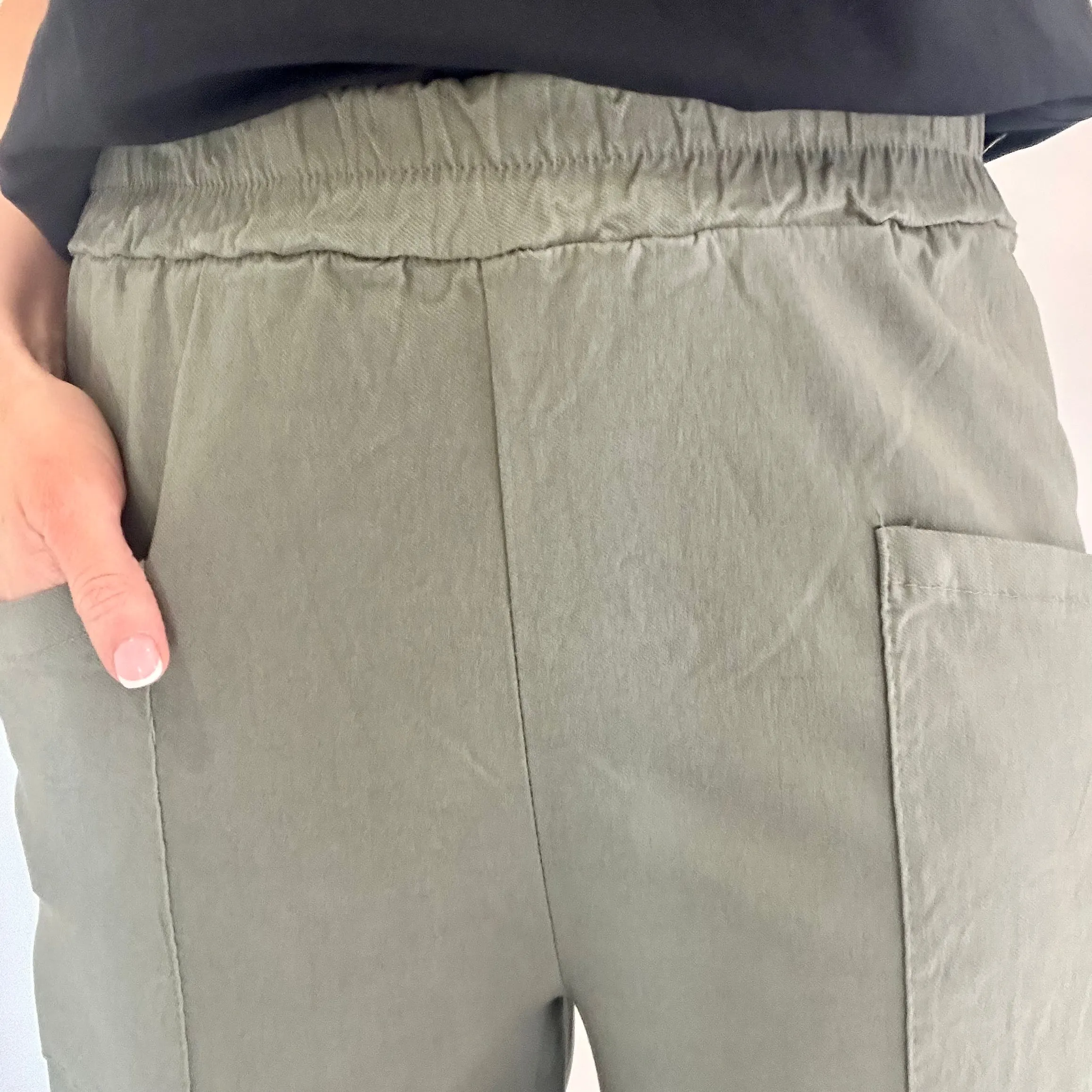 KHAKI CROPPED POCKET TROUSERS
