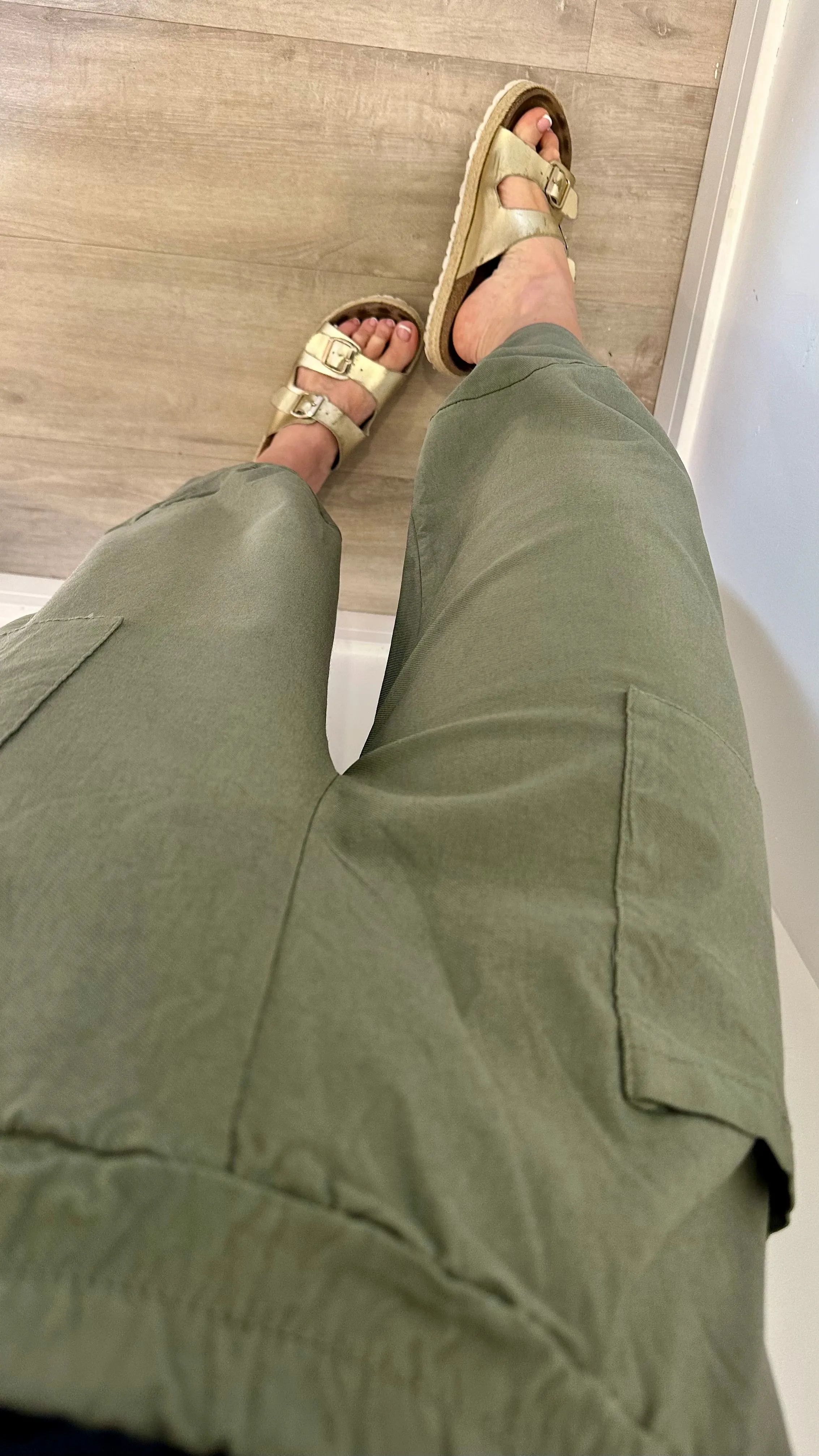 KHAKI CROPPED POCKET TROUSERS