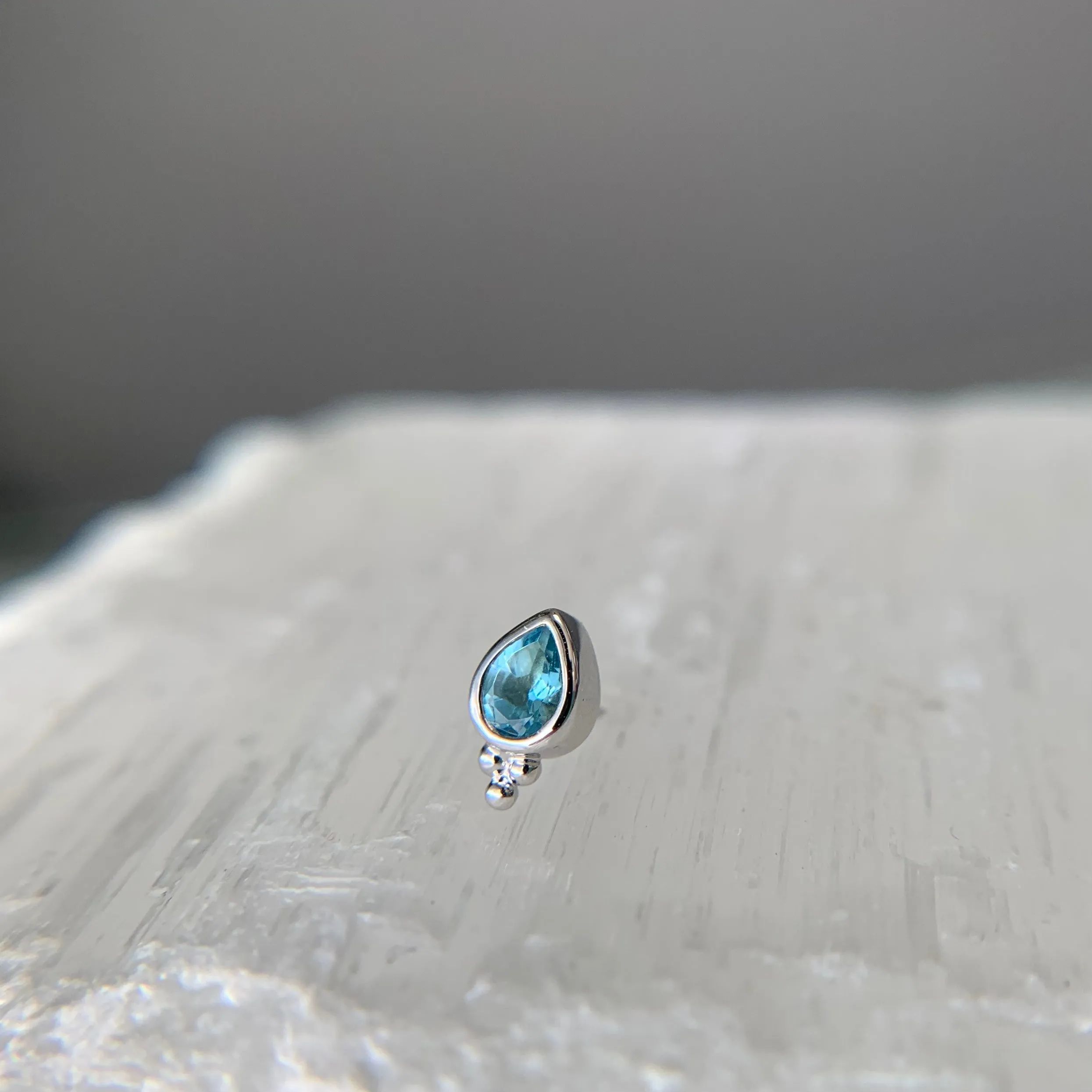 Lex with Light Blue Topaz Threadless End