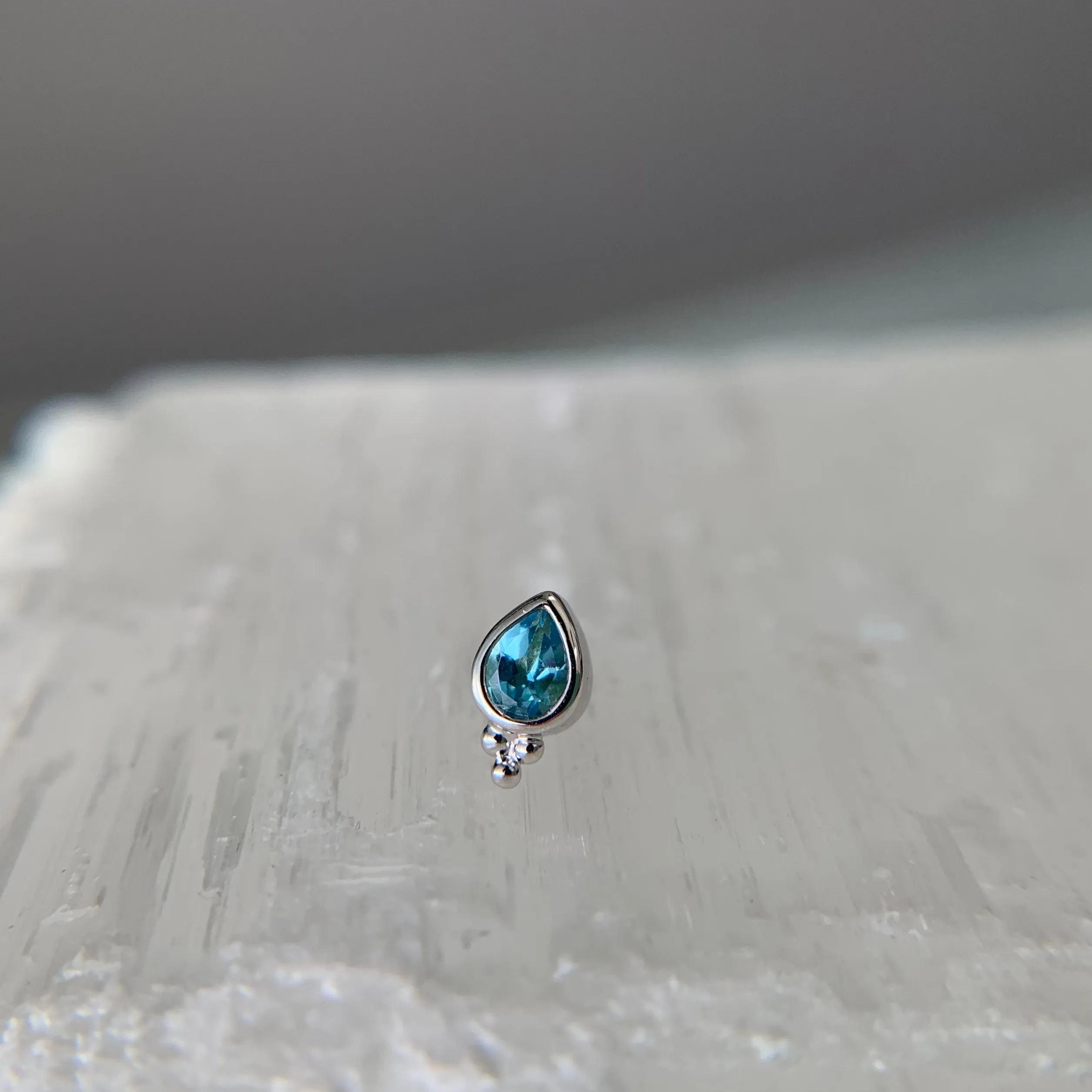 Lex with Light Blue Topaz Threadless End