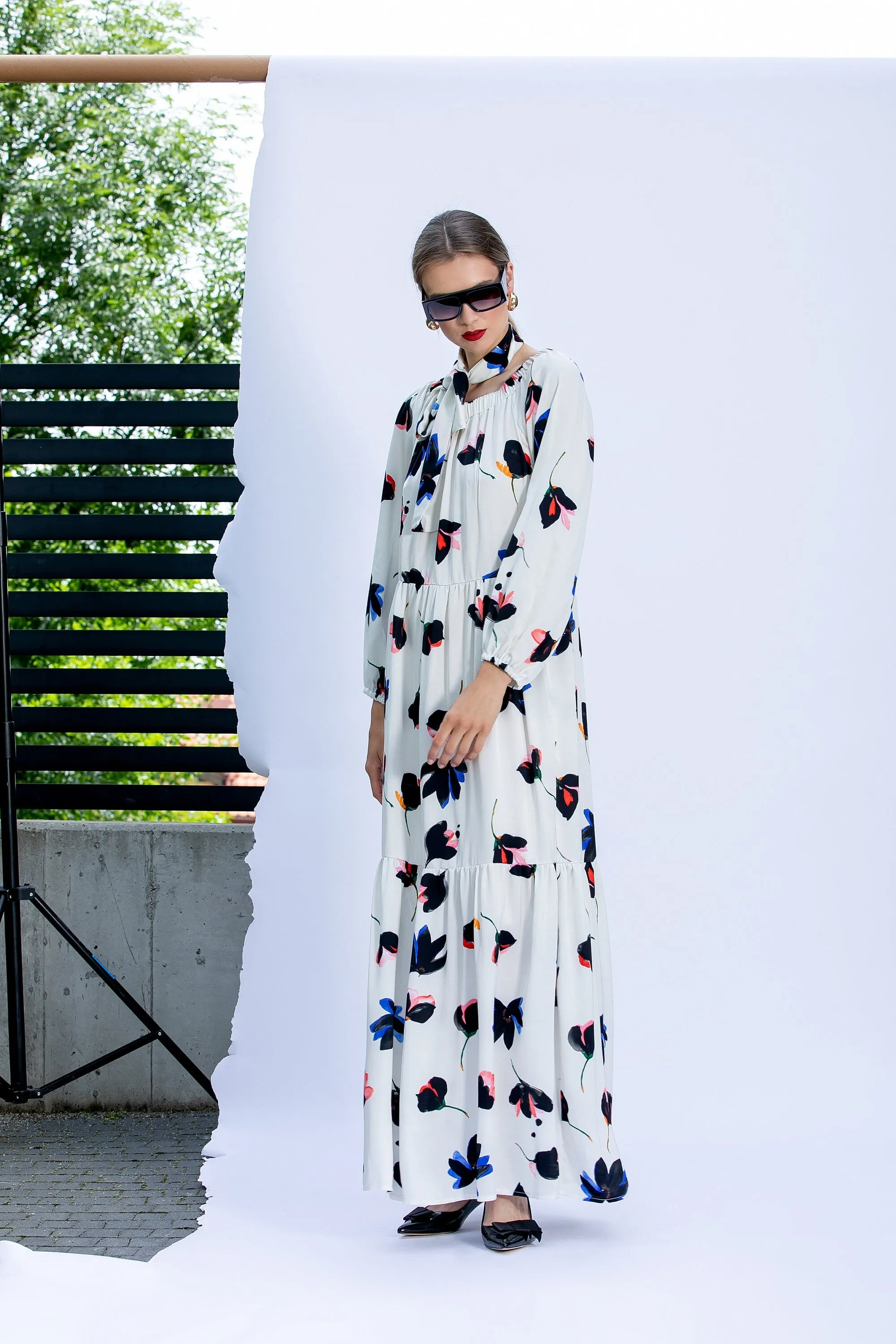 Maxi Dress with Long Sleeves and Flower Pattern, Draped Dress with Neck Ribbon, Floral Dress, Plus Size Clothing, Loose Dress with Pockets