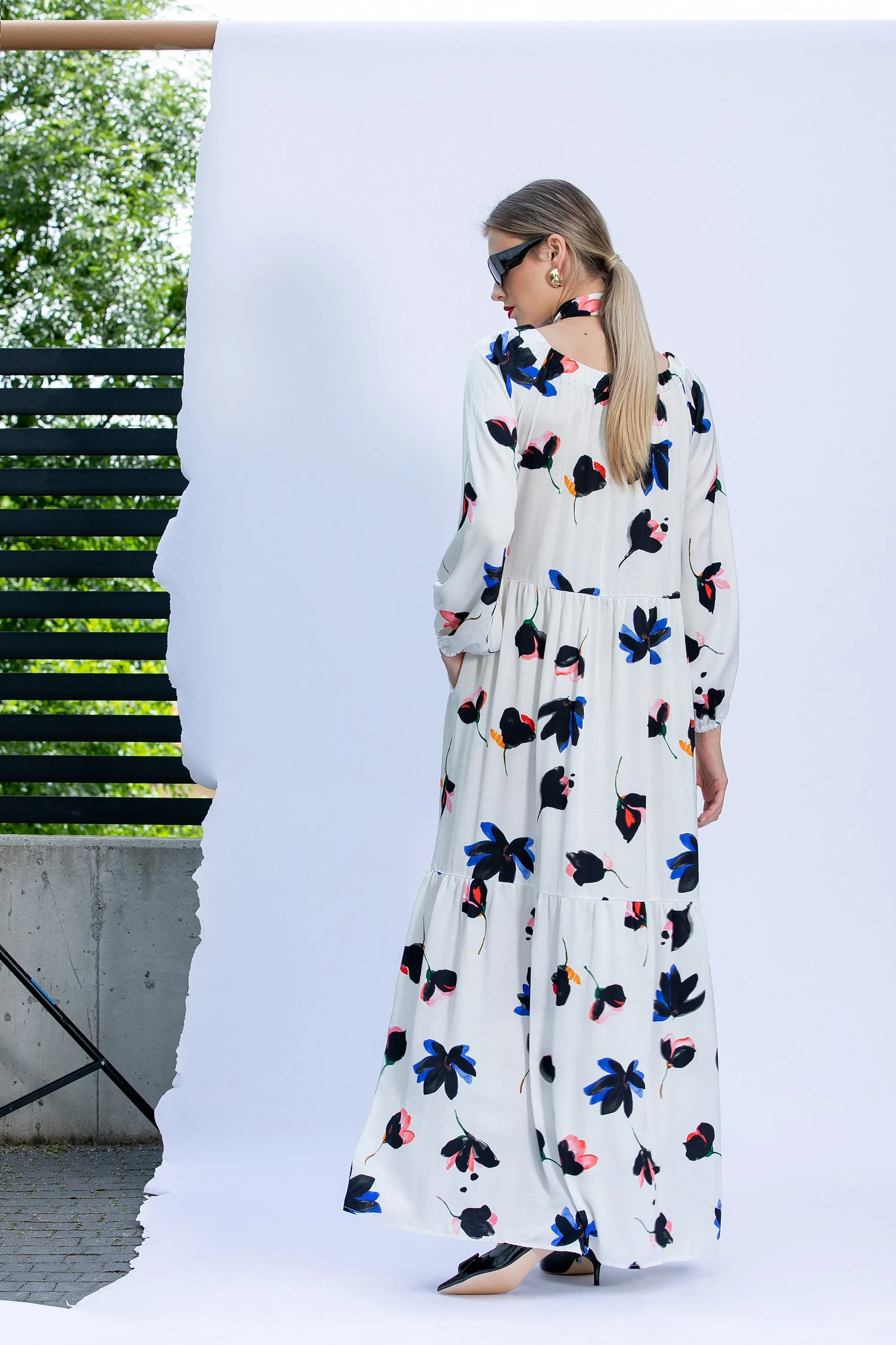 Maxi Dress with Long Sleeves and Flower Pattern, Draped Dress with Neck Ribbon, Floral Dress, Plus Size Clothing, Loose Dress with Pockets