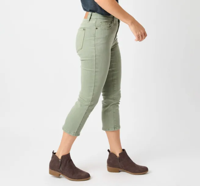 Mid Rise Garmed Dyed Capri BY JUDY BLUE