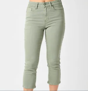 Mid Rise Garmed Dyed Capri BY JUDY BLUE