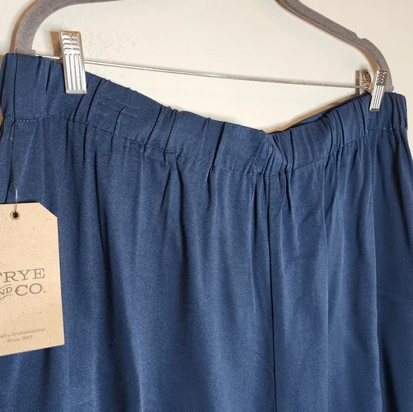 NWT Frye And Co Tie Stretch Waist Blue Rayon Shorts women's size 1X highrise