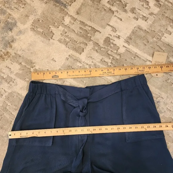 NWT Frye And Co Tie Stretch Waist Blue Rayon Shorts women's size 1X highrise