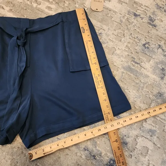 NWT Frye And Co Tie Stretch Waist Blue Rayon Shorts women's size 1X highrise